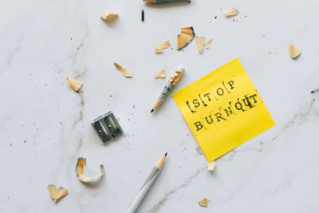 Burnout: Apa Itu dan Ciri-Ciri Burnout dalam Kerja