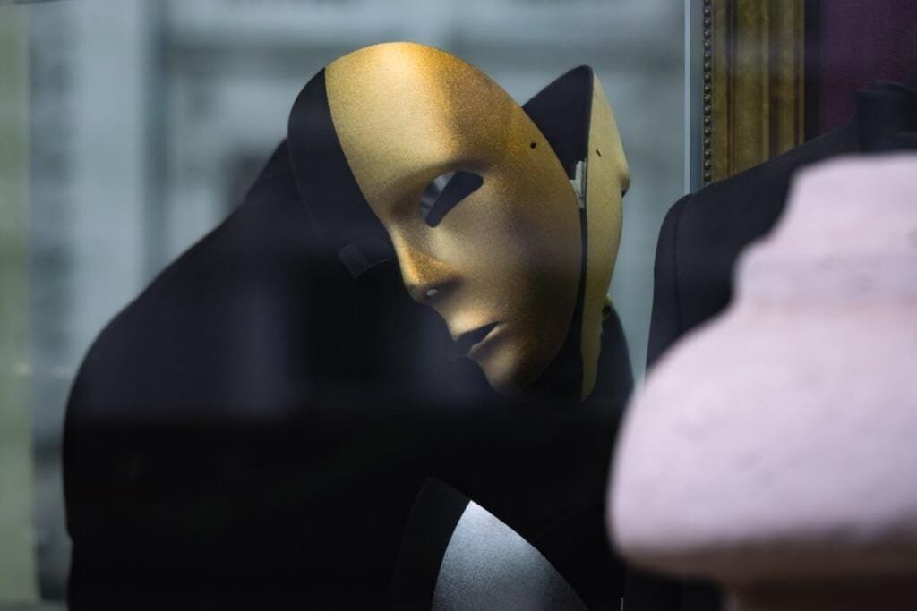 Apa itu Imposter Syndrome? Pahami Pengertian, Gejala, Penyebab, dan Solusinya