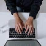 Apa Itu Imposter Syndrome dan Mengapa Sering Menyerang Profesional Berprestasi?