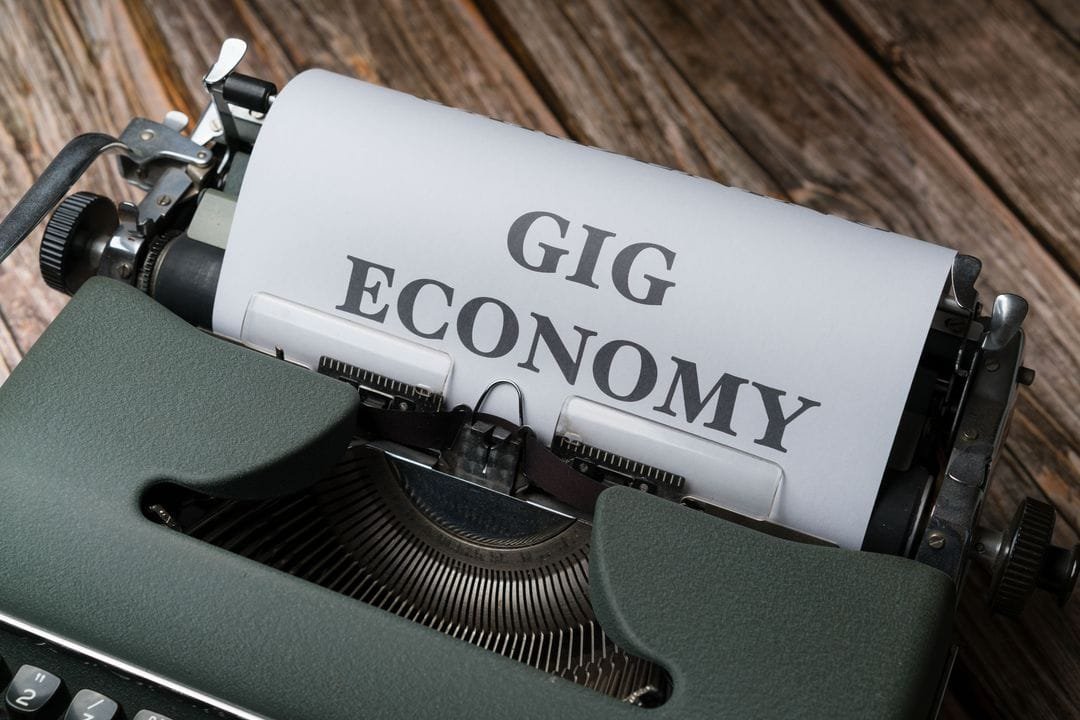 Apa Itu Gig Economy dan Implikasinya bagi Kesehatan Mental Profesional Indonesia