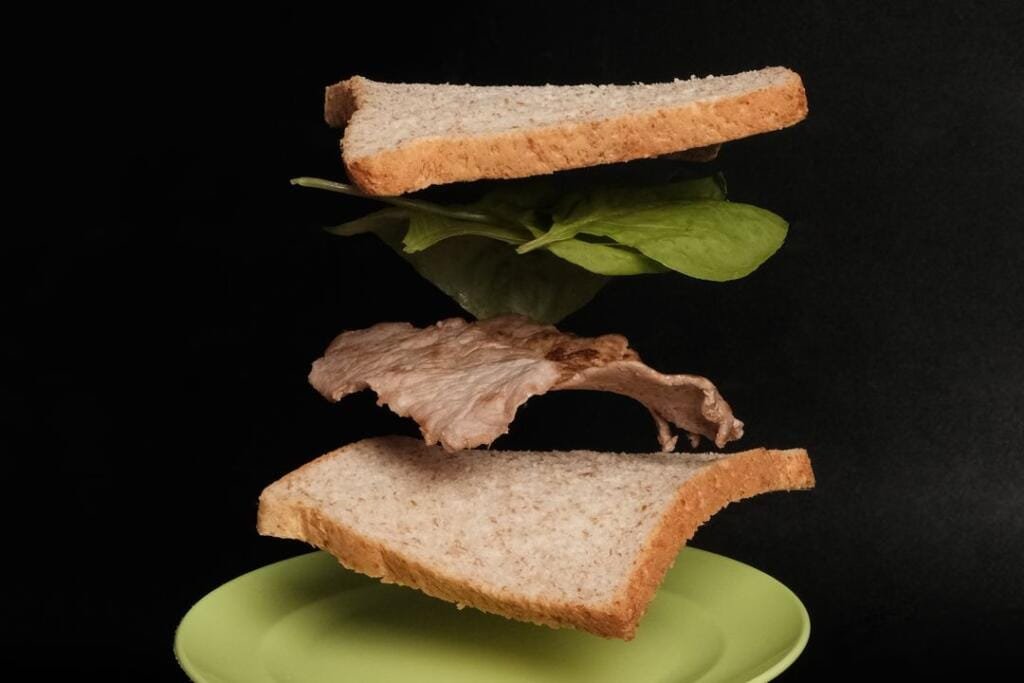 Apa Itu Sandwich Generation dan Dampaknya pada Produktivitas Profesional?